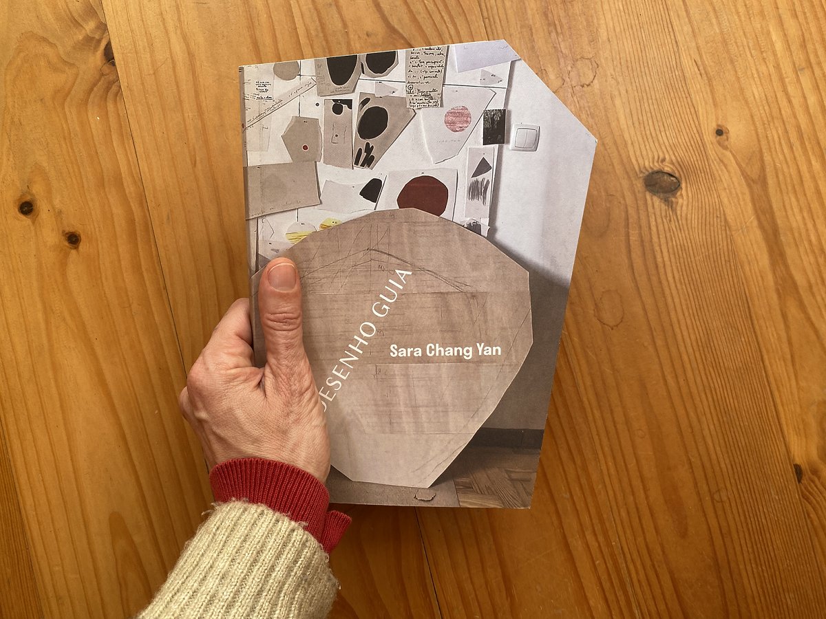 Livro de artista de Sara Chang Yan